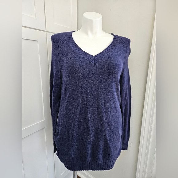 Old Navy Women’s XL Navy V-Neck Sweater – Scrunched Sides - Picture 1 of 9